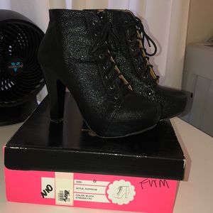 Black platform boot heels